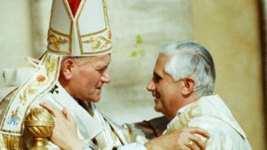 Santo y magno: Centenario del nacimiento de San Juan Pablo II