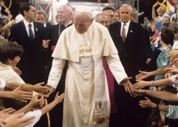 SAL DE LA TIERRA Y LUZ DEL MUNDO – San Juan Pablo II