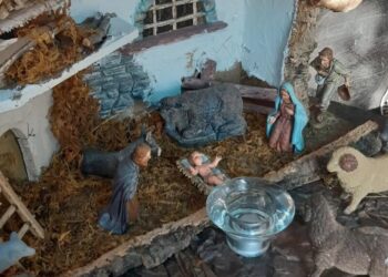 Un pesebre al principio solitario