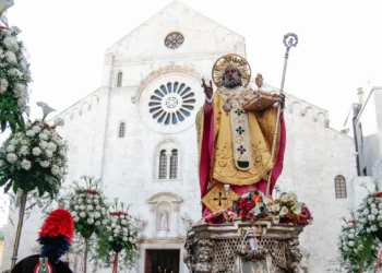 El santo que ayudó a bajar impuestos: San Nicolás