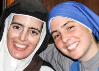 «Así me enseñó a orar la “monja sonriente”, mi hermana» – Madre María de la Ternura