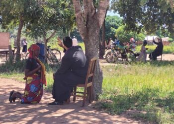 ¡Cuánto sacrificio para confesarse!