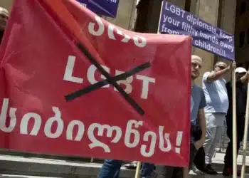 Buena noticia: Georgia prohíbe a los homosexuales la adopción y el matrimonio, y elimina el colectivo LGBT de los medios