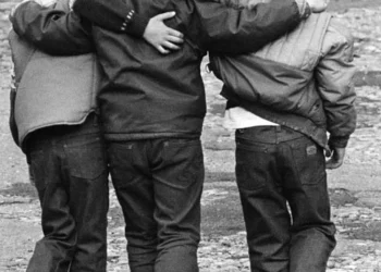 Las tres clases de amistad según Aristóteles: ¿Cuál es la verdadera?