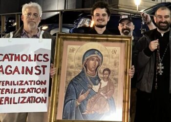 EE.UU.: Turba LGBT ataca a católicos durante el desfile del “orgullo”