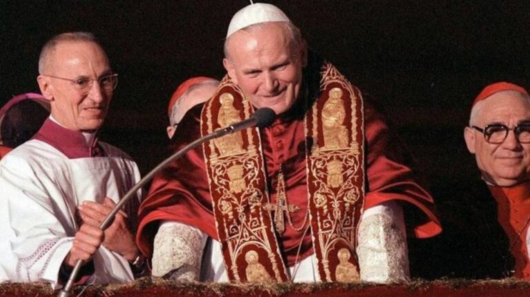 San Juan Pablo II: amó a Cristo y lo hizo amar